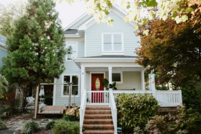 Home with Outdoor Oasis in Downtown Raleigh!